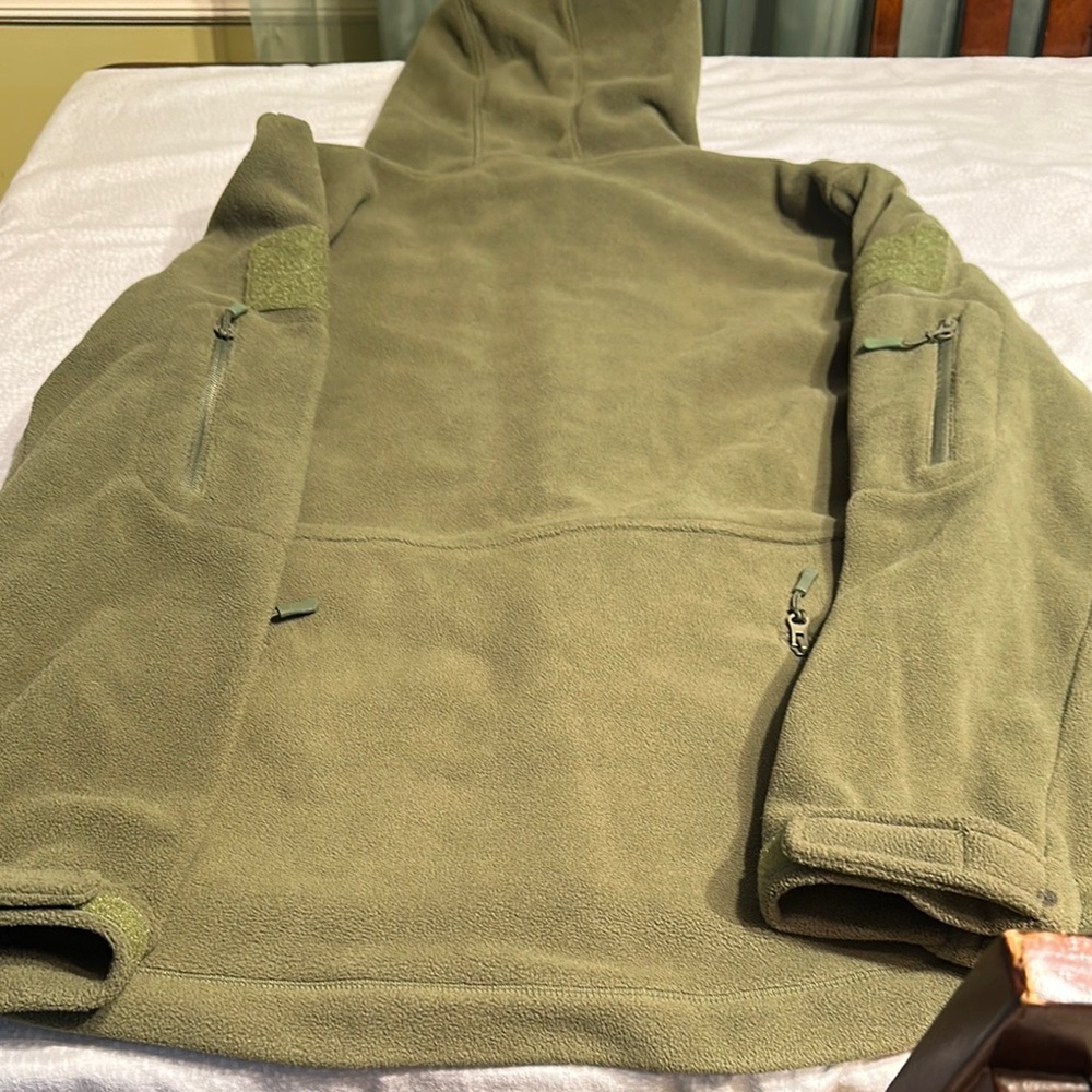 Baerskin TrueSweat Olive Green Hoodie - Picture 12 of 15